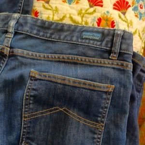 Women's Patagonia straight leg jeans size 30.
